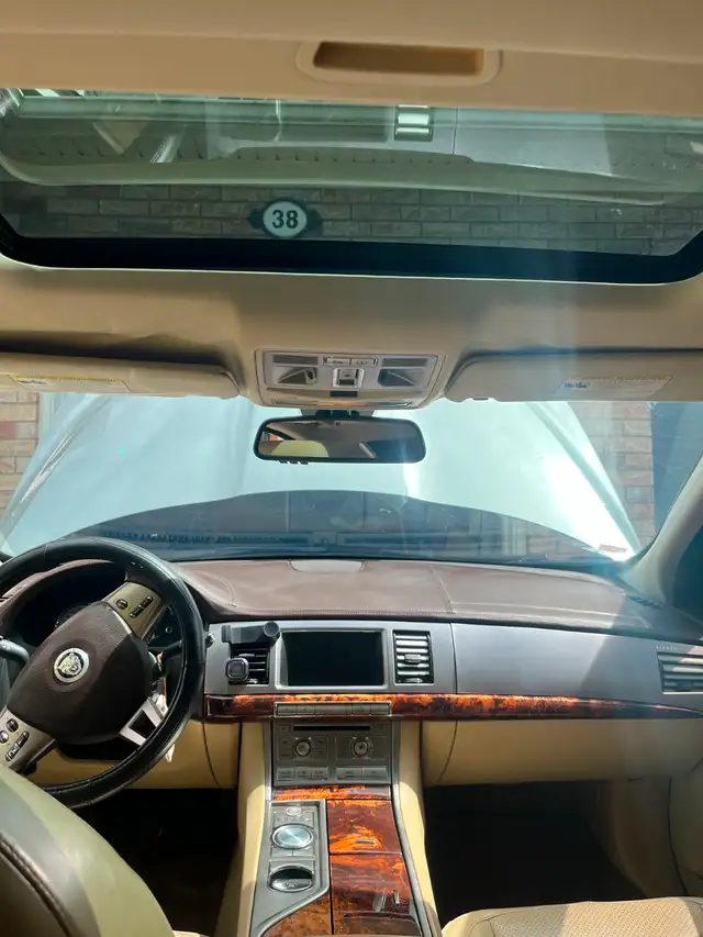 2009 Jaguar XF Premium Luxury in Cars & Trucks in Cambridge - Image 6