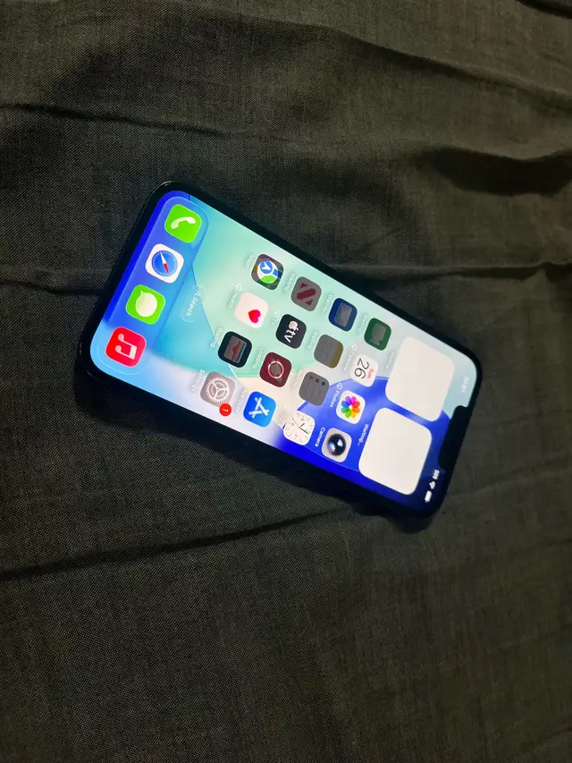 Apple iPhone 13 Midnight 128GB Unlocked 