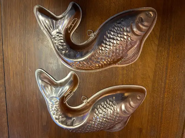 Vintage copper-coloured fish-shaped moulds in Kitchen & Dining Wares in City of Toronto - Image 8