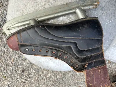 LEATHER SKATE BY MAPLE LEAF…, View more