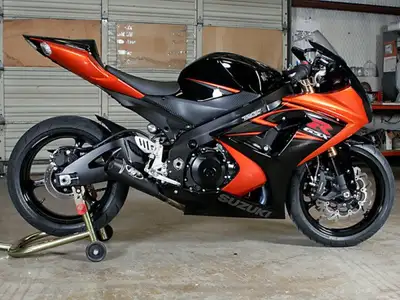 As the title states I am looking to purchase a 2007-08 GSX-R 1000. Prefer the black/orange (copper)...