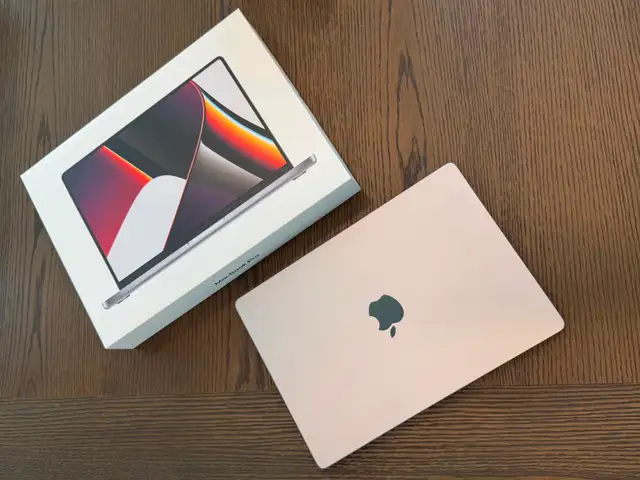 MacBook Pro 14-inch – M1 Pro – 16GB RAM – 512GB SSD – Like New in Laptops in City of Montréal - Image 9