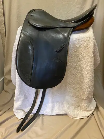 17” Stubben Romanus Dressage saddle for sale, View more
