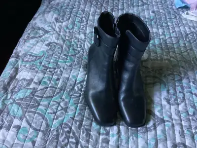 Ladies Black Leather Dress boots with side zipper, View more