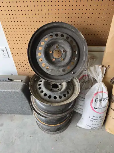 Came off a 2005 Chevy Cavalier.