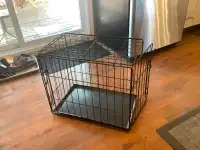 Cage pour chien avec plateau 24" lg x 15" w x 21" de haut *