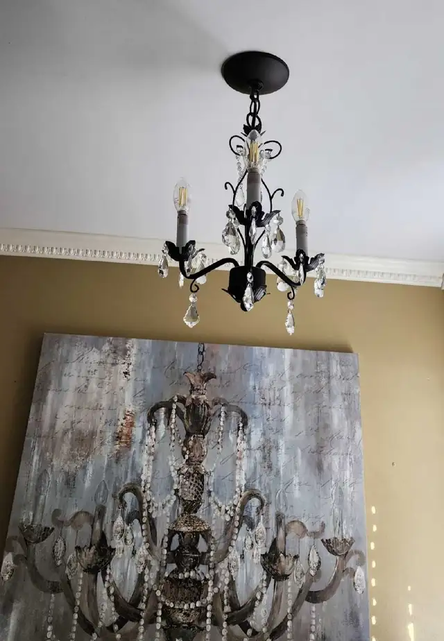 Small 3 Light Chandelier Light Fixture in Indoor Lighting & Fans in Markham / York Region - Image 5