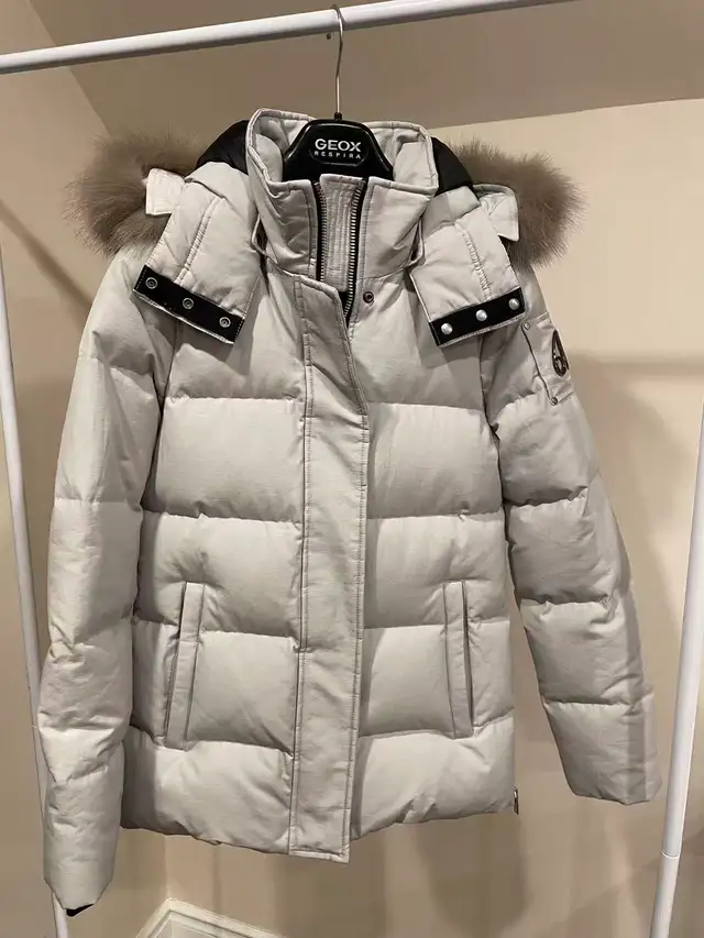 Women’s down jacket in Women's - Tops & Outerwear in Markham / York Region - Image 6