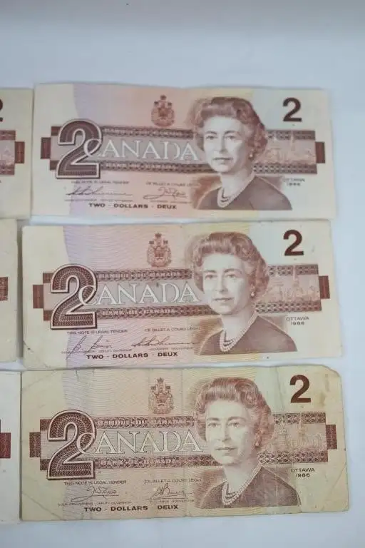 MORE RETIRED OLD CANADA PAPER MONEY - 6 TWWO DOLLAR BILLS 1986 in Arts & Collectibles in Mississauga / Peel Region - Image 5