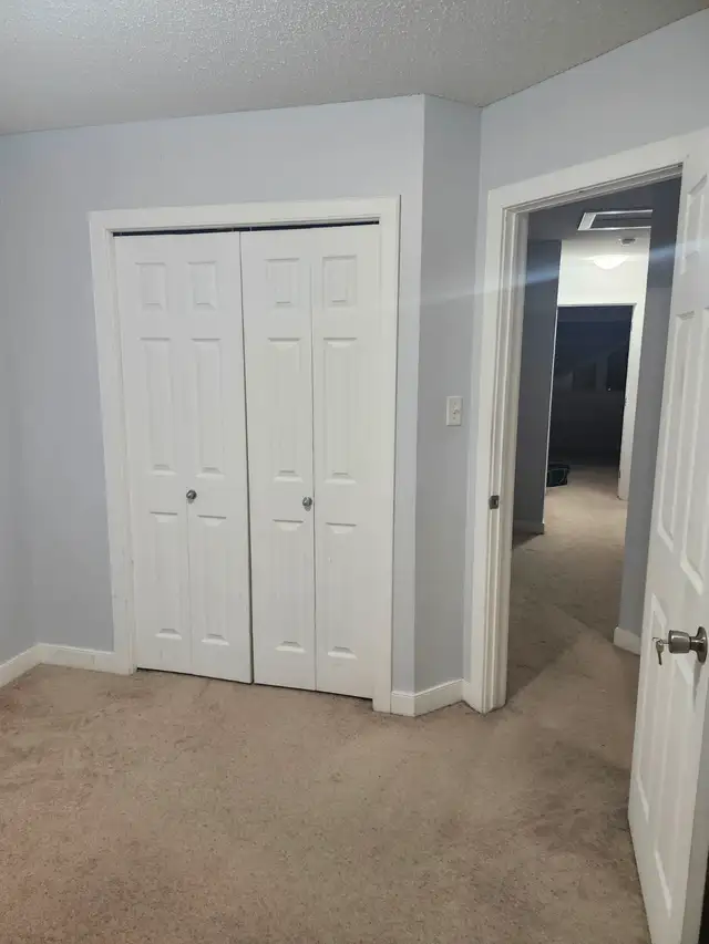 For rent 3 bed+ bonus room with 2.5 bath $2,300 plus utilities. in Long Term Rentals in Edmonton - Image 7