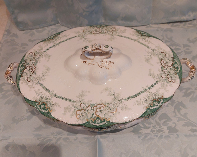 RARE 1890 ALFRED MEACON 12"  TUREEN/LIDDED SERVING DISH in Kitchen & Dining Wares in Markham / York Region - Image 4