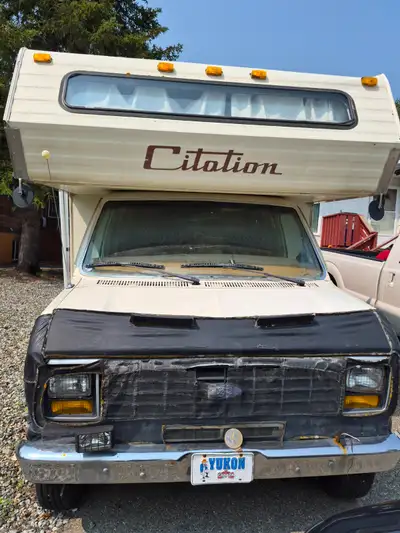 1986 Ford E-350 Citation Motorhome. 28 Ft. asking 3500$ obo The roof needs to be re-done, has water...