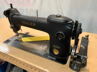 Singer Industrial Sewing Machine for Quilting or Blankets, View more