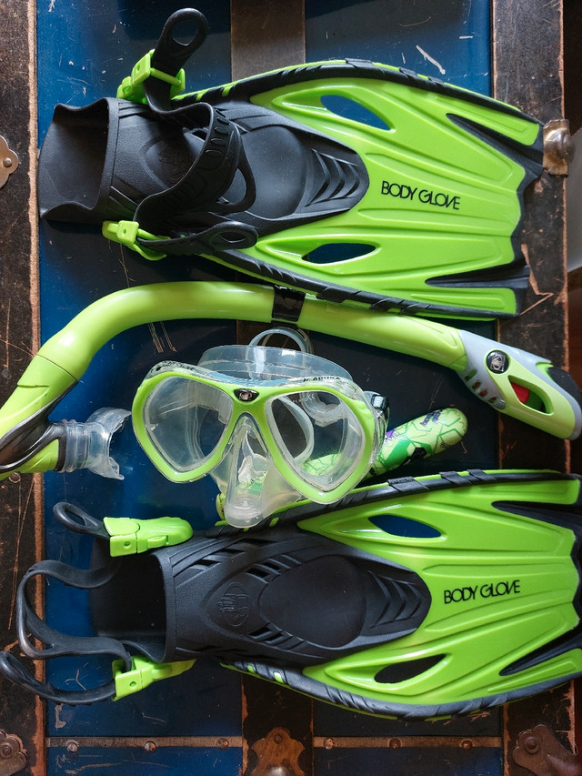 Ensemble de plongée en apnée (snorkeling) pour enfant dans Sports nautiques  à Laval/Rive Nord