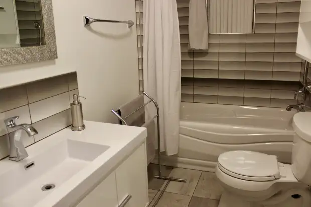 Chambre près UQAT, Cégep et centre-ville  in Room Rentals & Roommates in Rouyn-Noranda - Image 7