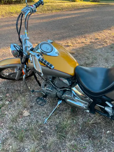 New tires less then 50 km on them fork seals done, fresh oil before storage. Runs and drives well gr...