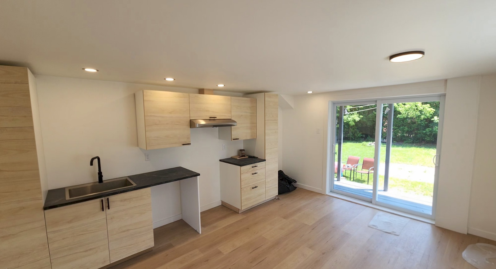 Maison jumelée à louer - 3 chambres, 2 salles de bains - 1 485$ — photo 1