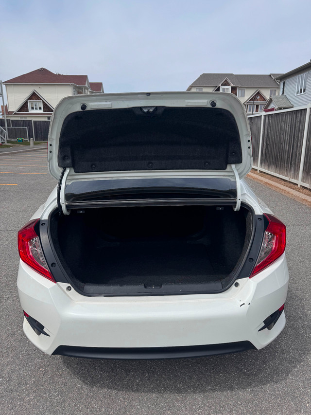 2018 Honda Civic LX ***Rebuilt Title*** in Cars & Trucks in Ottawa - Image 4