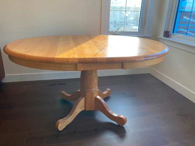 Solid Oak Dining Room Table and Chairs in Dining Tables & Sets in Edmonton - Image 3