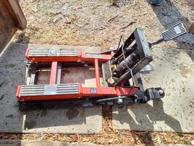 Motorcycle jack for sale. In very good condition. $100 obo.