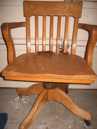 Vintage oak swivel office/bankers' chair