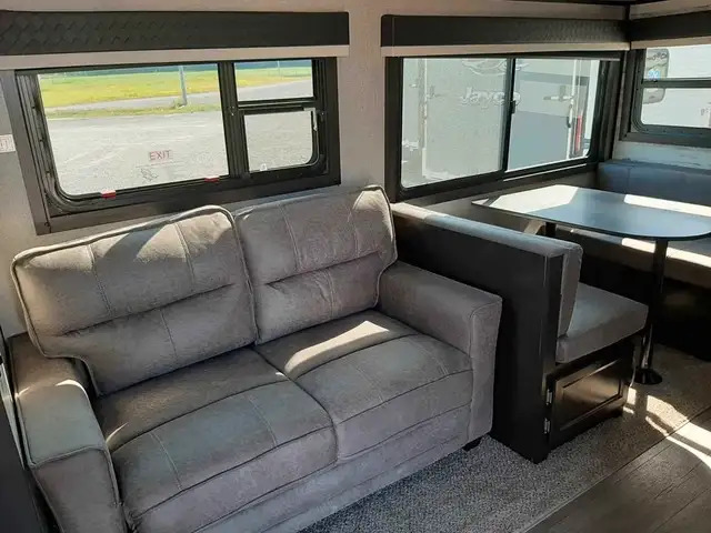 ROULOTTE JAYCO JAYFEATHER 2020 - CLÉ EN MAINS in RVs & Motorhomes in Longueuil / South Shore - Image 5