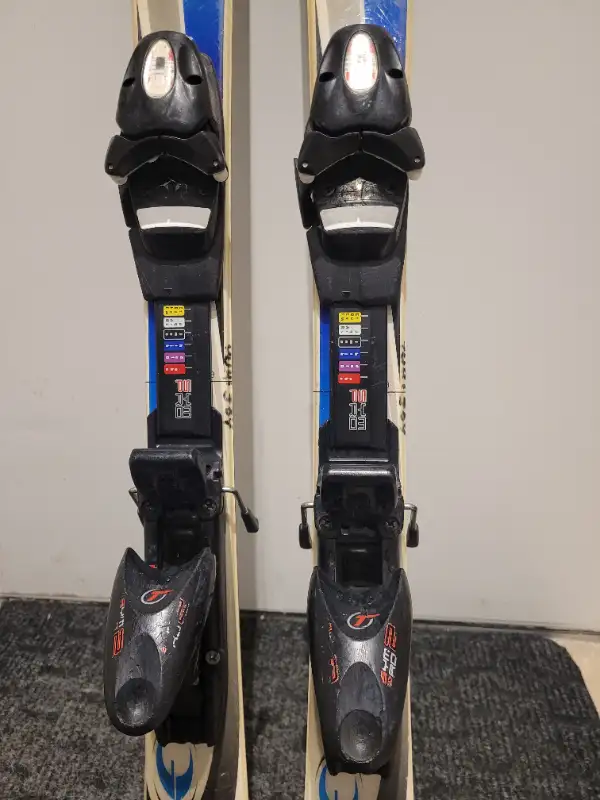 Rossignol Racing Skis 110 cm with Tyrolia adjustable bindings in Ski in Calgary - Image 4