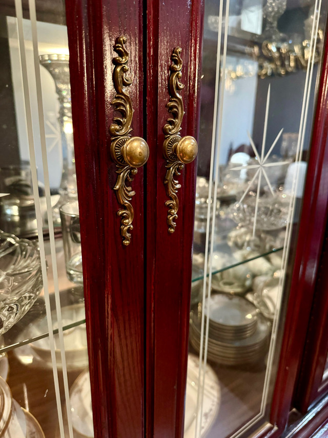 Vintage Cabinet with Glass Shelves, Drawers, and Mirror in Hutches & Display Cabinets in Markham / York Region - Image 3