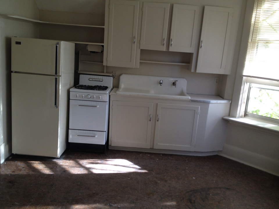 Larger 1BR c/w all the utilities in east downtown 4