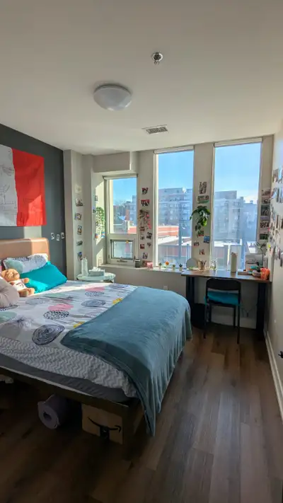 VERSION FRANÇAISE À LA SUITE Room for Sublet – Théo Student Residence (Ottawa) Address: 305 Rideau S...