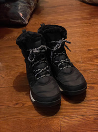 Sorel winter boots for women size 8.5
