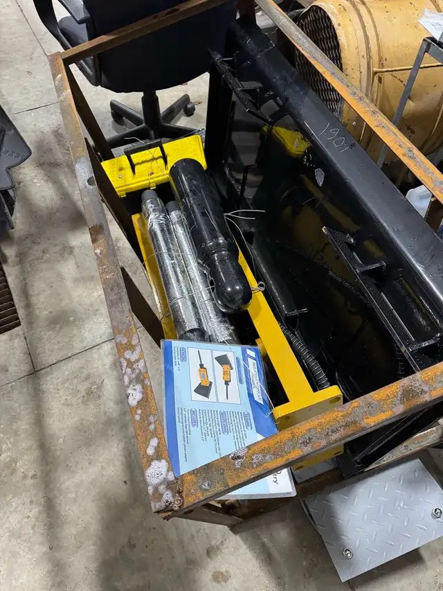 skidsteer concrete breaker in Other in Norfolk County - Image 4