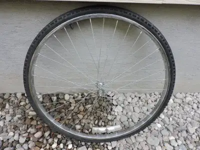 Roue de vélos avant 700C en acier avec pneu et chambre à air., View more