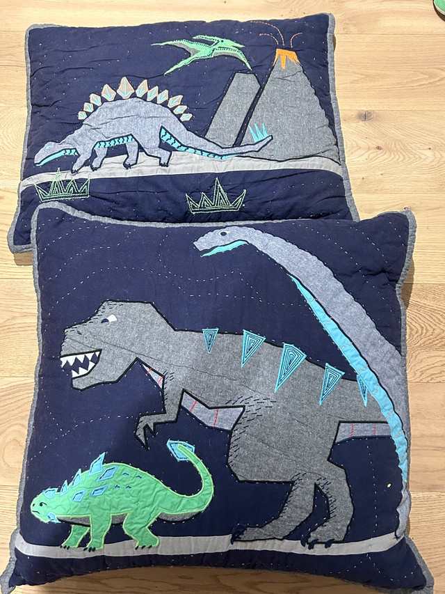 Pottery Barn Dinosaur Quilt with matching Shams in Bedding in City of Toronto - Image 2