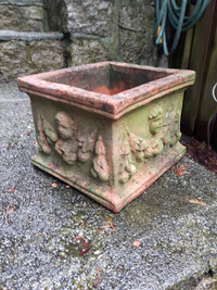 VINTAGE CHERUB TERRA COTTA ARCHITECTURALGARDEN PLANTER