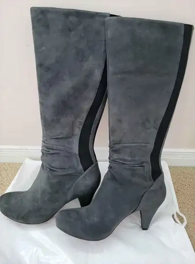 New Clarks Women’s Gray Suede Knee-High Boots with Heels – 9.5, View more