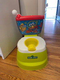 Elmo Sesame Street Training Potty with Voice and Sounds Flusher