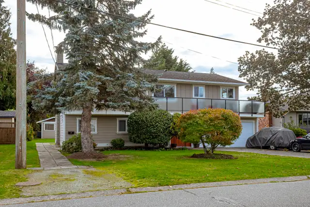 Upper suite in 3 bedroom house, Sidney BC