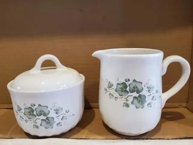 Corelle Coordinates - Callaway Ivy in Kitchen & Dining Wares in City of Toronto - Image 2