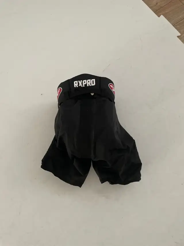 Culotte pour joueur / hockey pants for player in Sports Teams in Laval / North Shore - Image 3