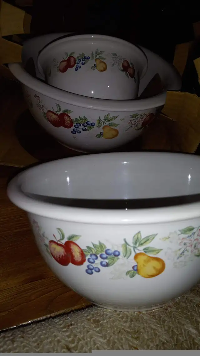 Corelle Bake and Serve Bowl Set in Kitchen & Dining Wares in Oshawa / Durham Region - Image 6