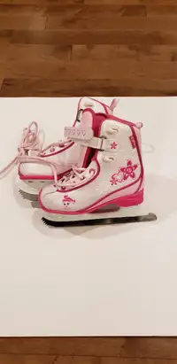 Ice Skates/Girls CCM /Patin filles/Junior