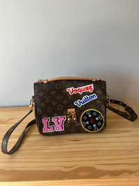 Louis Vuitton Crossbody purse
