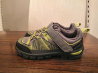 Decathlon hiking shoes for kids US 1