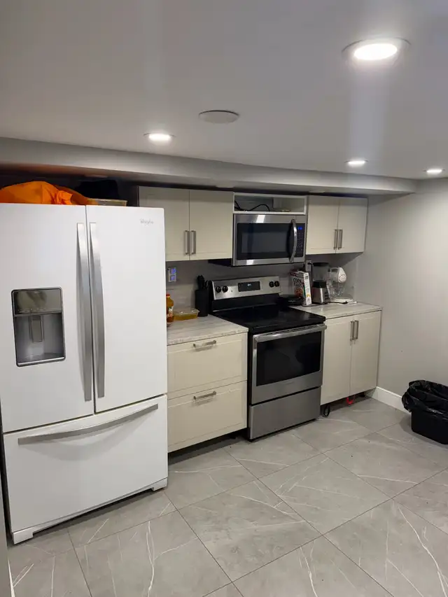 one bedroom basement suite in Long Term Rentals in Delta/Surrey/Langley - Image 4