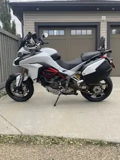 2016 Ducati Multistrada 1200s in Sport Touring in Edmonton - Image 2