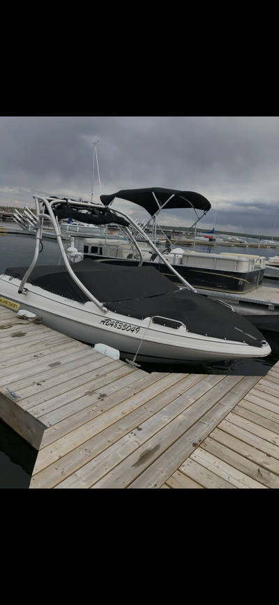 2015 Larson LX 195 S 2015 Larson boat for sale with new 4.3L engine, c/w tower, Bimini top, stereo s...