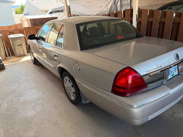 2007 Grand Marquis in Cars & Trucks in Kamloops - Image 2