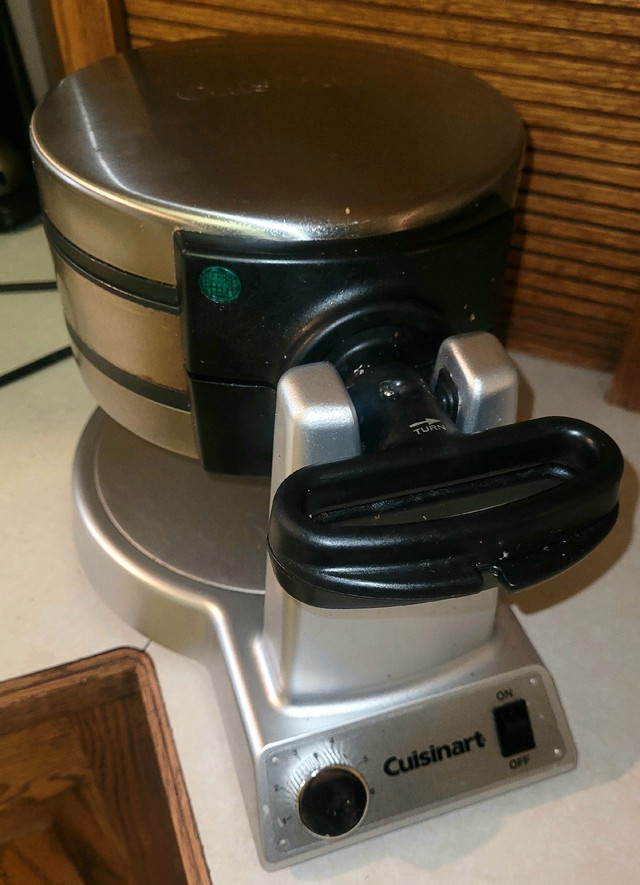 Cuisinart  Double Waffle Maker in Other in Lethbridge - Image 3