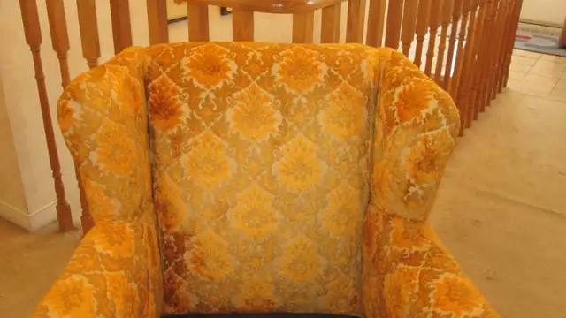 Mid-Century Wingback Arm Chair Original Velveteen Upholstery in Chairs & Recliners in Markham / York Region - Image 11